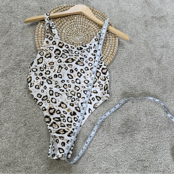 Lahana Swim Women’s Omala Cheeky One-Piece Swimsuit in Vintage Nude Leopard S - Picture 12 of 15